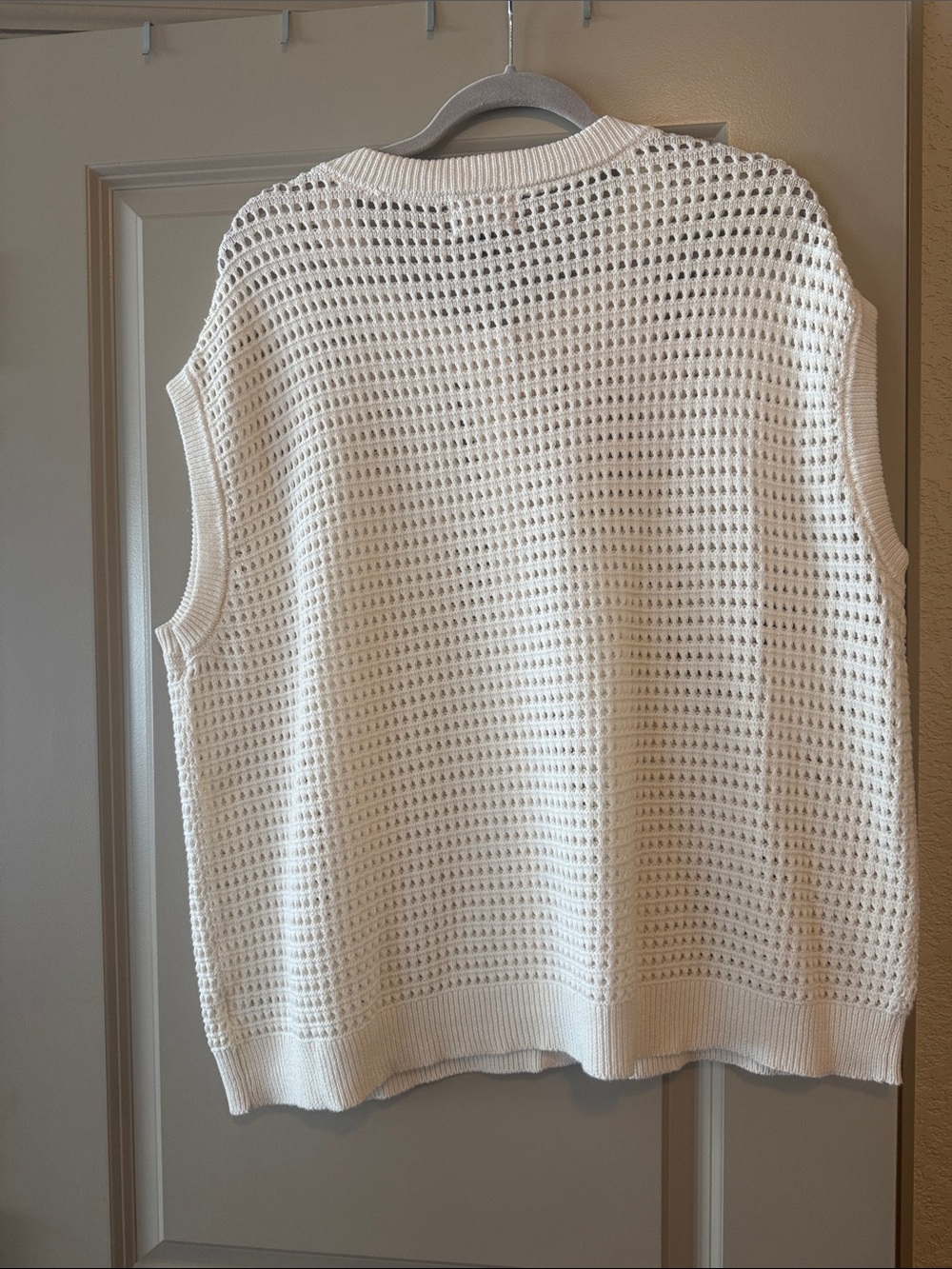 Universal Thread White Open-Knit Sleeveless Button Cardigan - Picture 7 of 8